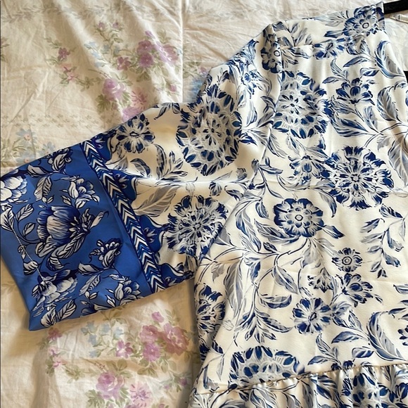 Blue Bell Sleeve V-Neck Midi Dress. - Picture 6 of 9